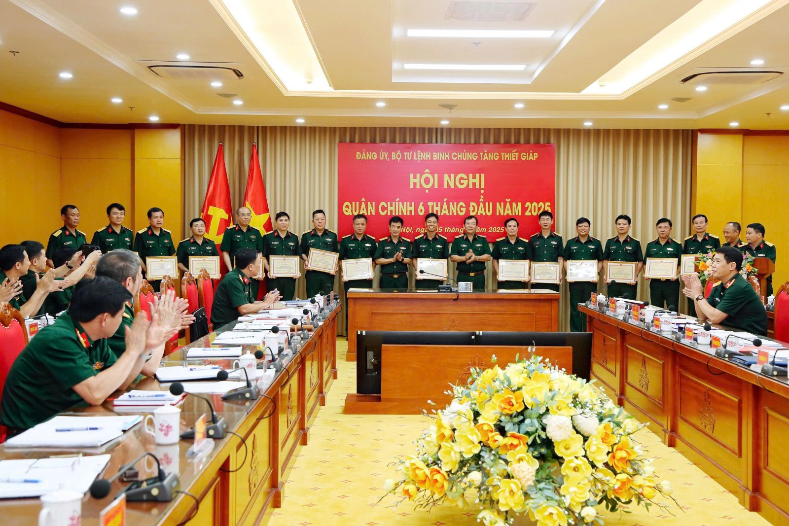 Hội nghị Quân chính Binh chủng Tăng thiết giáp 6 tháng đầu năm 2025