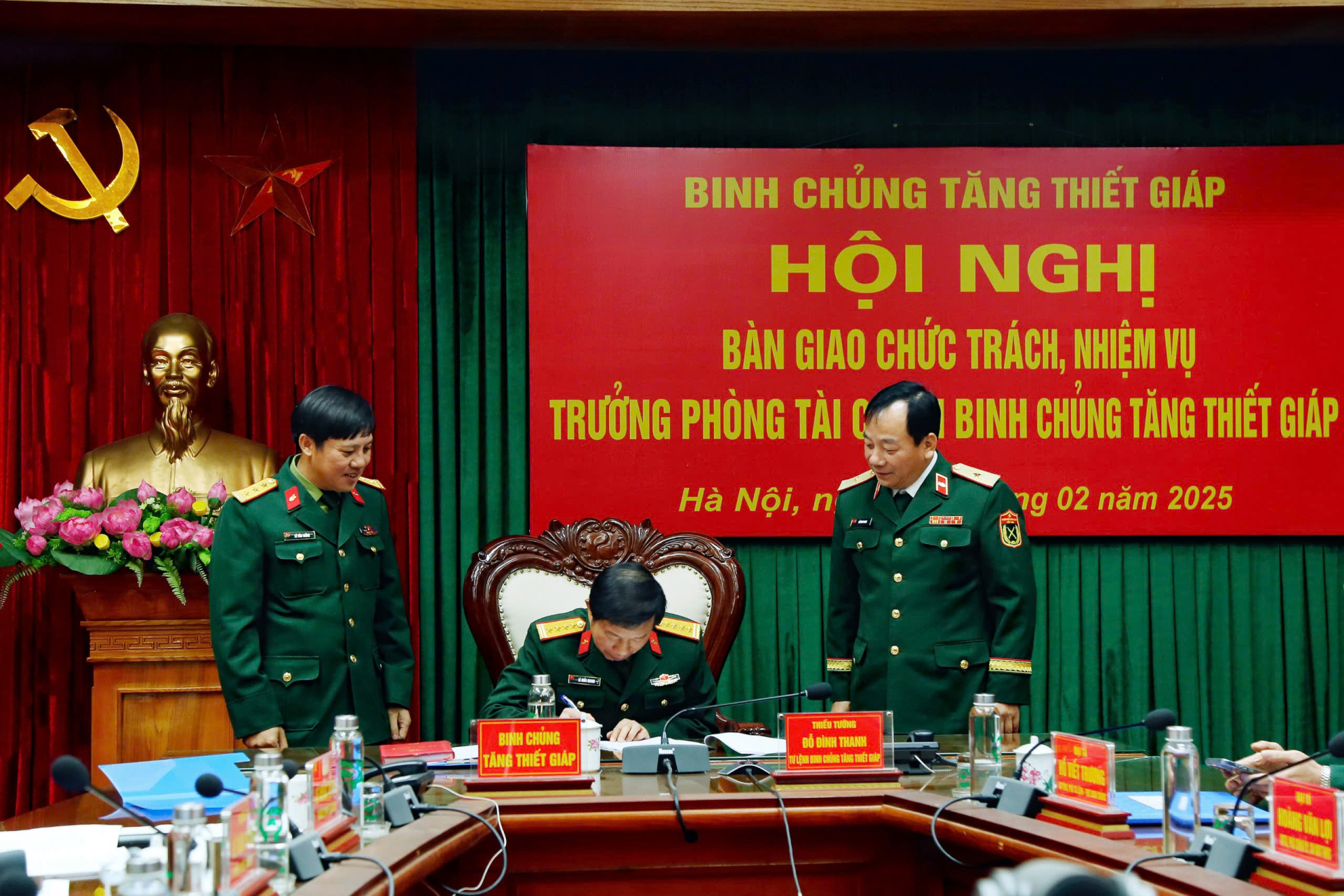 Bàn giao chức trách, nhiệm vụ Trưởng phòng Tài chính Binh chủng