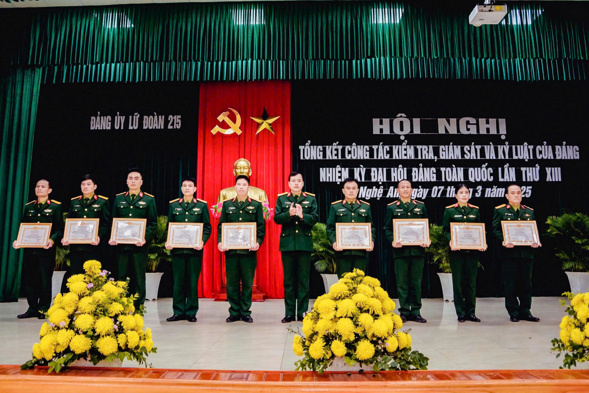 Tăng cường công tác kiểm tra, giám sát góp phần xây dựng Đảng bộ trong sạch vững mạnh ở Đảng bộ Lữ đoàn 215