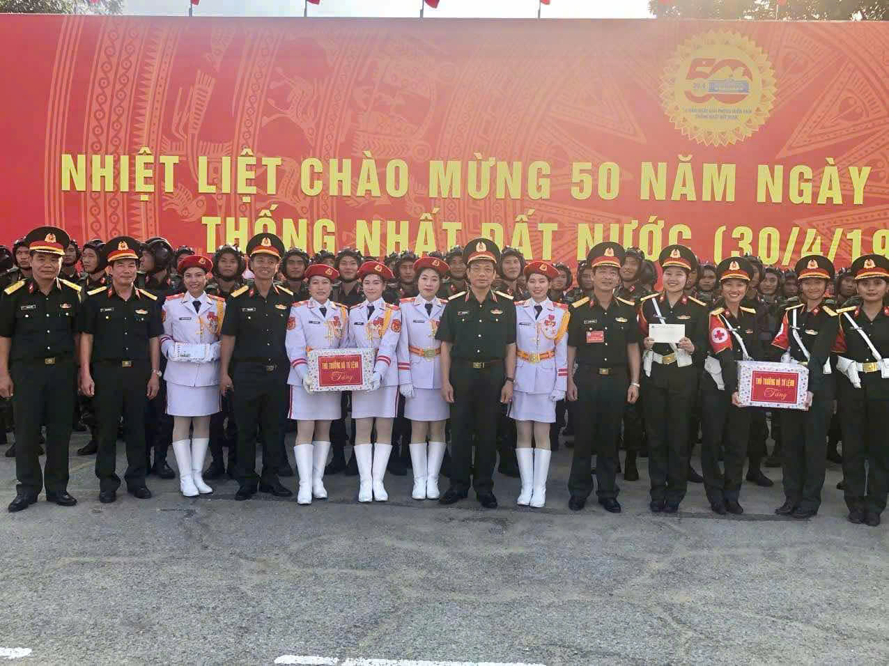 Thủ trưởng Bộ Tư lệnh thăm, kiểm tra, động viên Khối Chiến sĩ Tăng thiết giáp và các lực lượng làm nhiệm vụ diễu binh