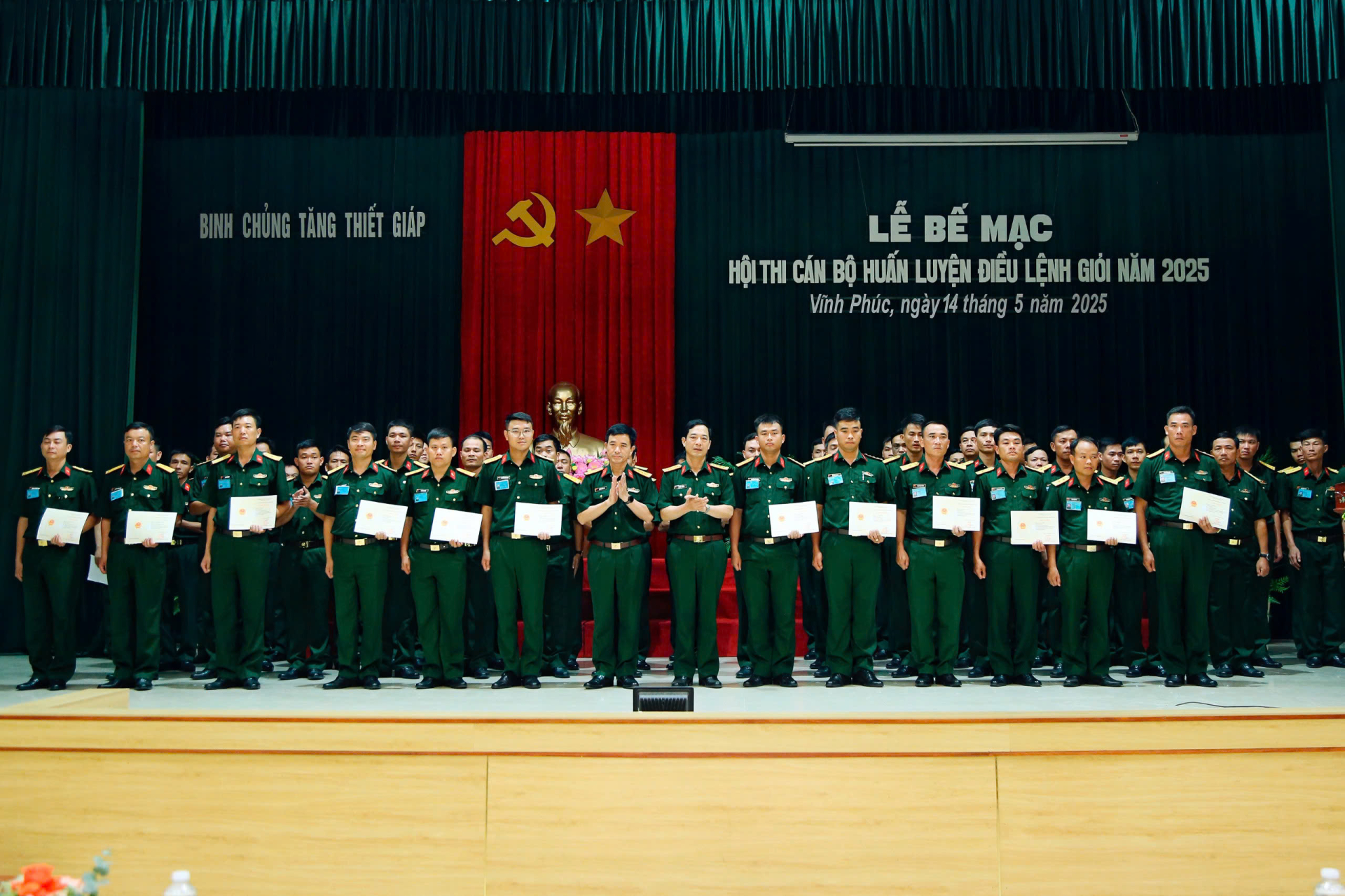 Binh chủng Tăng thiết giáp tổ chức Lễ bế mạc Hội thi Cán bộ huấn luyện điều lệnh giỏi năm 2025