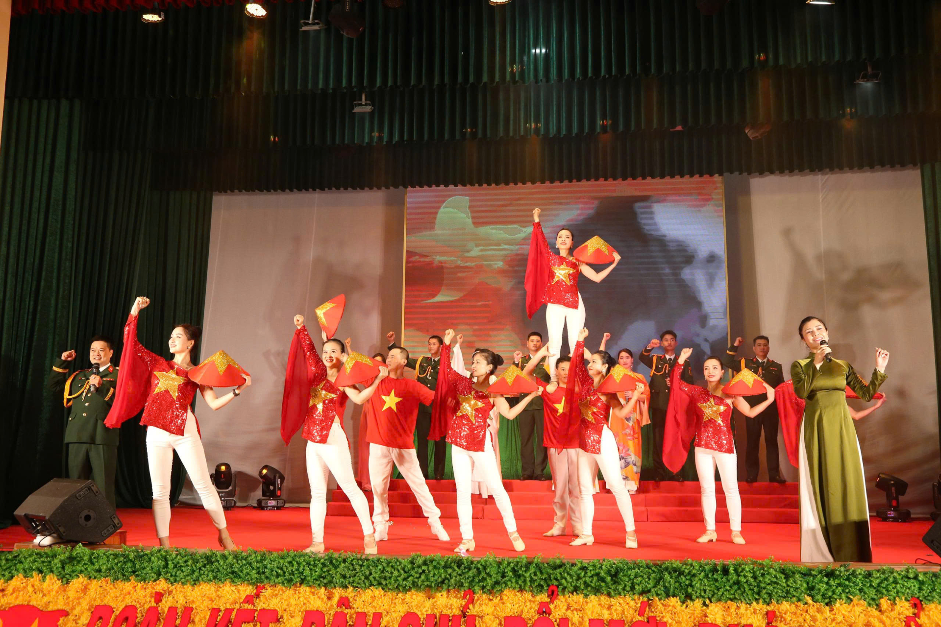 Dấu ấn chương trình nghệ thuật “Tự hào người chiến sĩ xe tăng”  