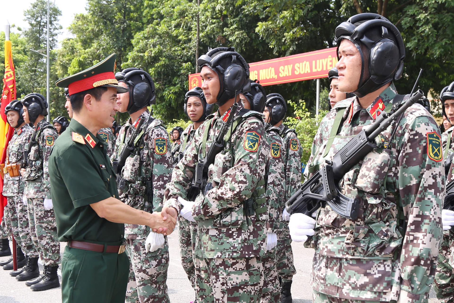Thủ trưởng Bộ Tư lệnh thăm, kiểm tra, động viên Lực lượng làm nhiệm vụ A80 