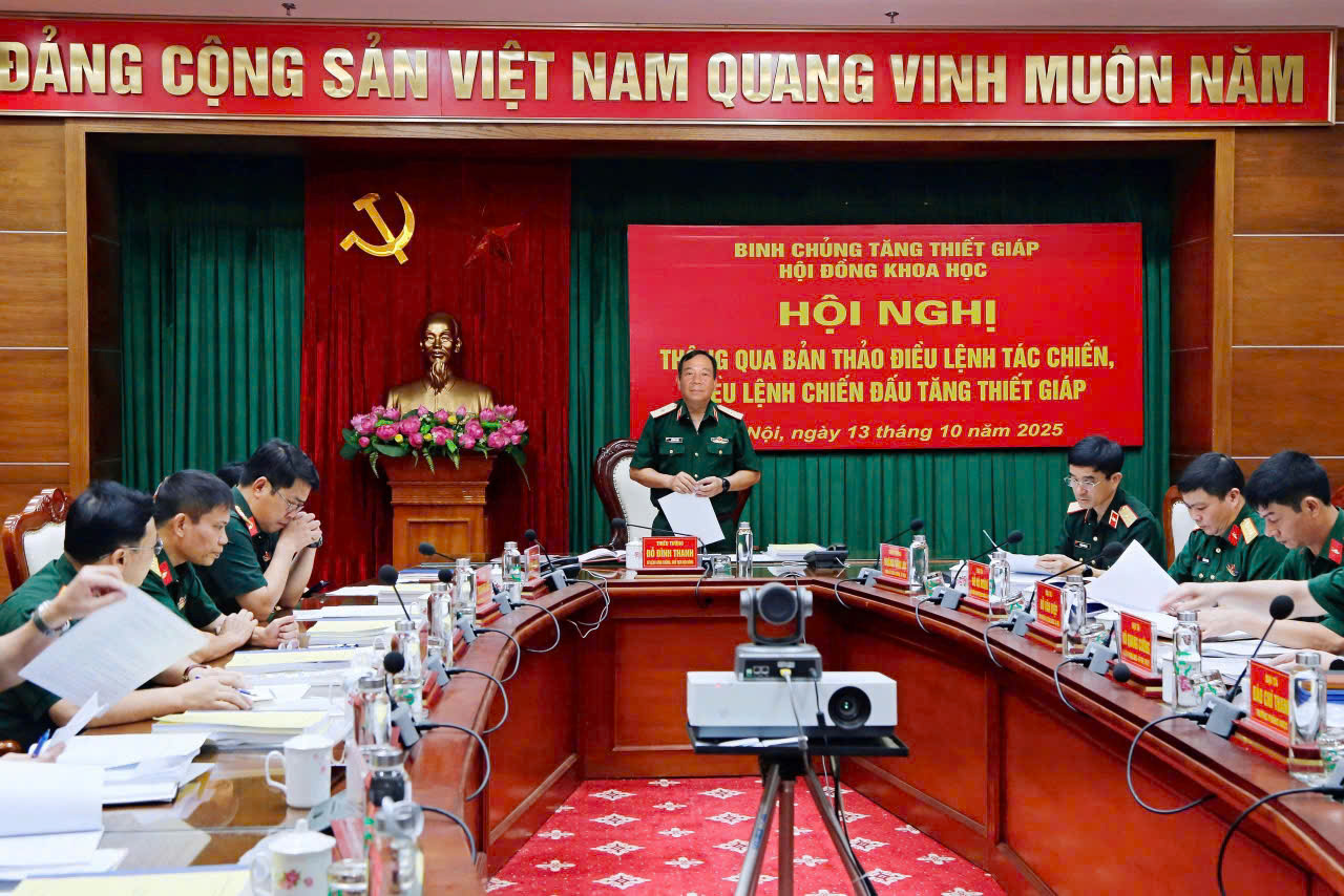 Hội nghị thông qua Bản thảo Điều lệnh tác chiến, Điều lệnh chiến đấu Tăng thiết giáp