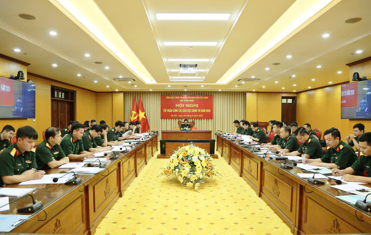 Tham gia Hội nghị tập huấn công tác giáo dục chính trị cấp toàn quân năm 2026