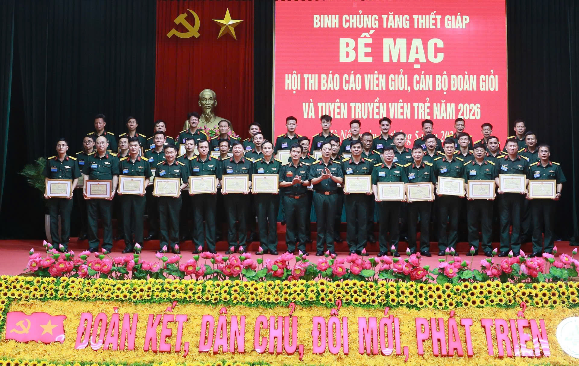 Binh chủng Tăng thiết giáp bế mạc Hội thi Báo cáo viên giỏi, cán bộ đoàn giỏi và tuyên truyền viên trẻ năm 2026
