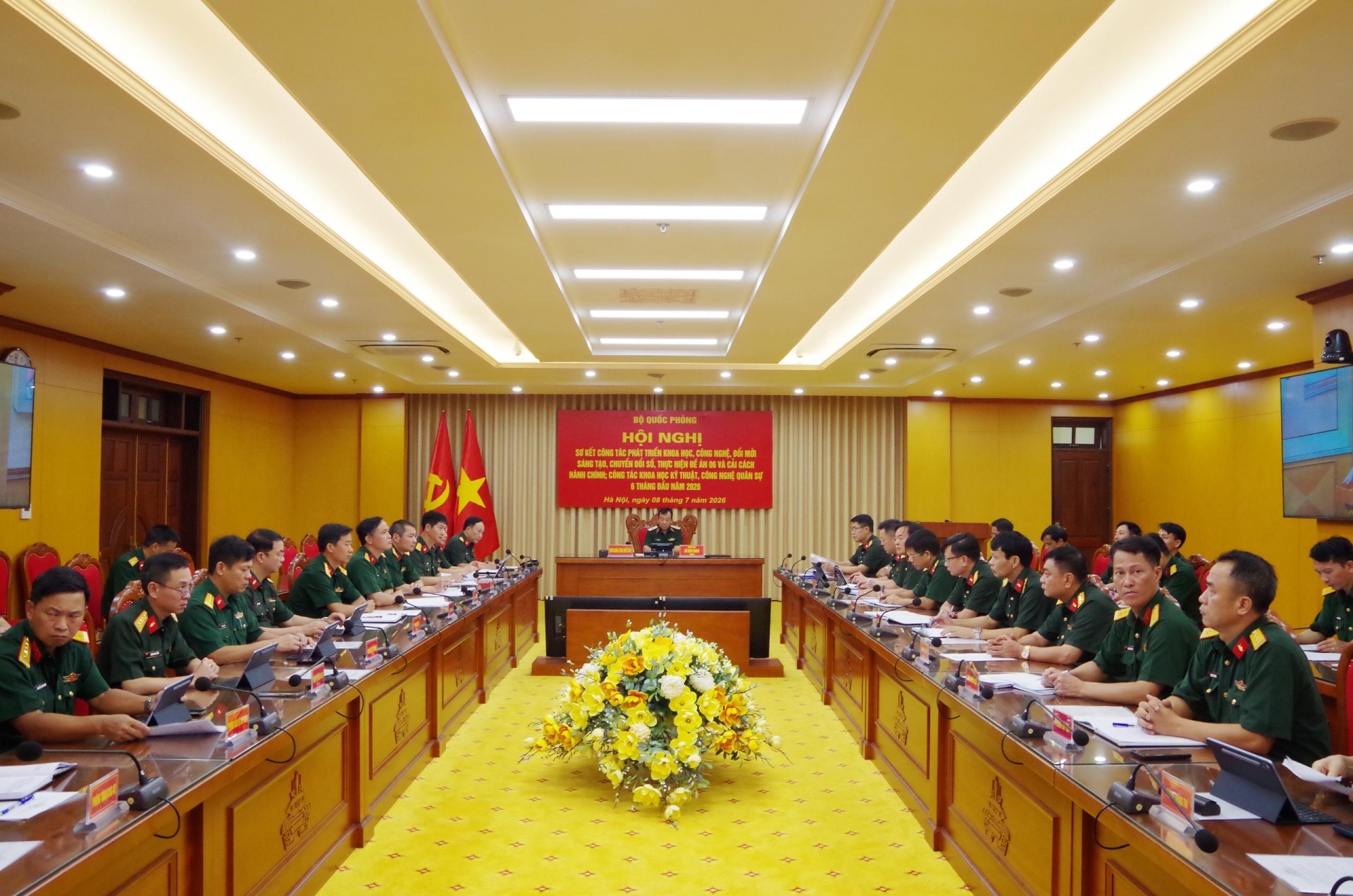 Tham dự Hội nghị Sơ kết công tác phát triển khoa học, công nghệ, đổi mới sáng tạo, chuyển đổi số, thực hiện Đề án 06 và cải cách hành chính; công tác khoa học kỹ thuật, công nghệ quân sự 6 tháng đầu năm 2026