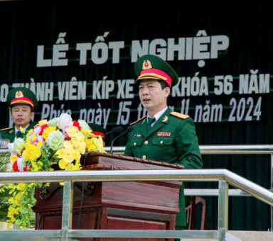 truong-trung-cap-ky-thuat-tang-thiet-giap-to-chuc-le-tot-nghiep-dao-tao-thanh-vien-kip-xe-tang-thiet-giap-khoa-56-nam-2024